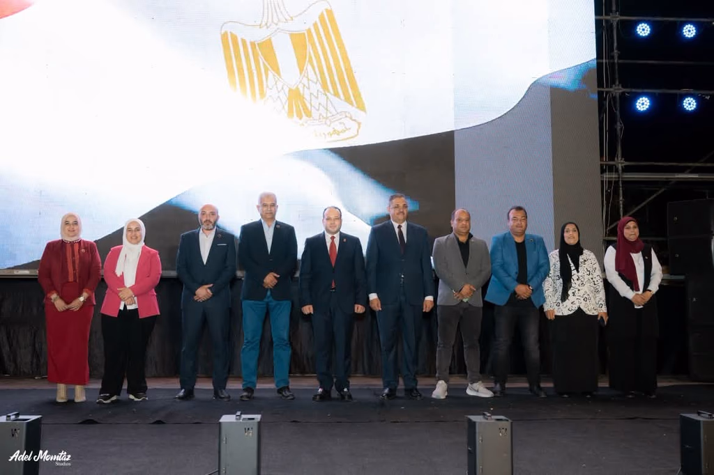 صورة تذكارية لحفل التخرج